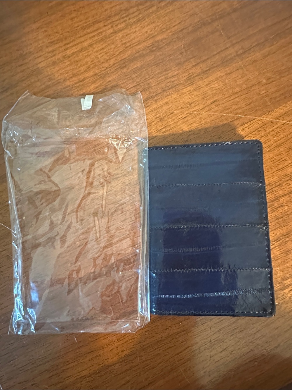 New in packaging Vintage Genuine Eel-skin Dark Navy Blue Leather Card Holder